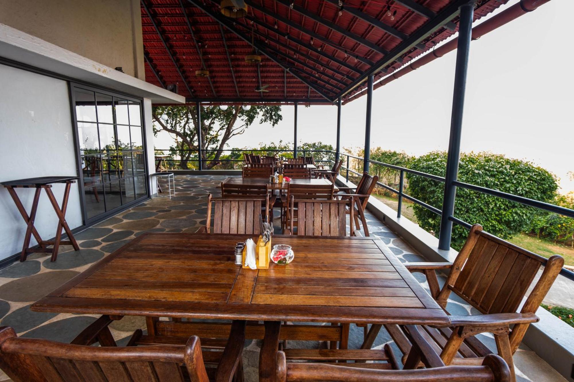 The Lighthouse - Formerly Known As Utan Sea Resort Thane Exterior foto